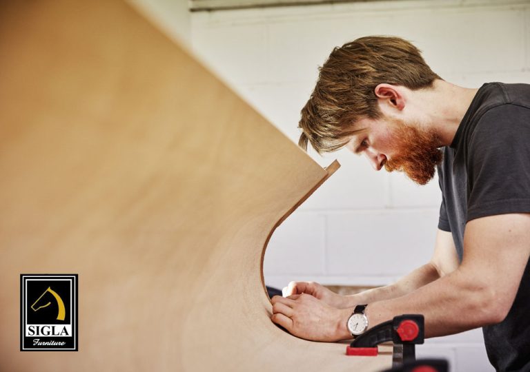 difference between traditional and modern furniture